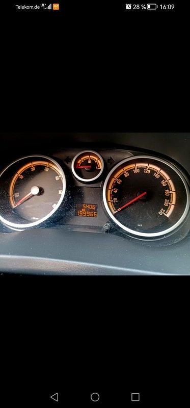 Gebraucht Opel Corsa Edition 95 PS (69 kW) 2012 Silber Kleinwagen