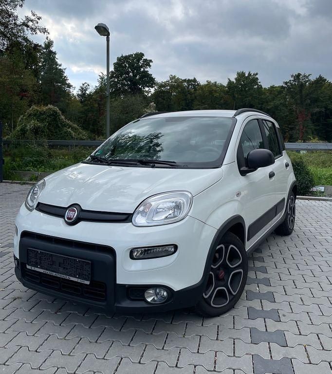 Weiß Gebraucht 2021 Fiat Panda Kleinwagen | 9.990 € (Guter Preis) - Bild 1/4
