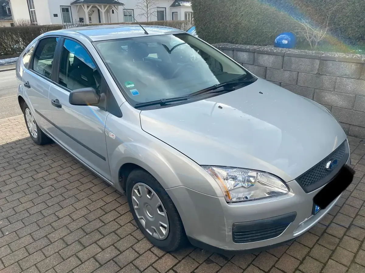 Gebraucht Ford Focus 101 PS (74 kW) 2007 Silber Limousine
