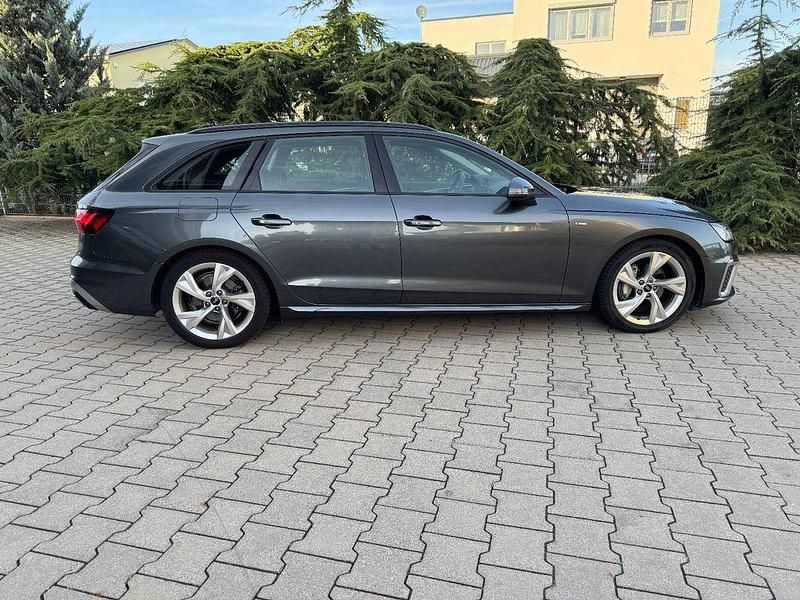 Gebraucht Audi A4 S-Line 204 PS (150 kW) 2023 Grau Kombi