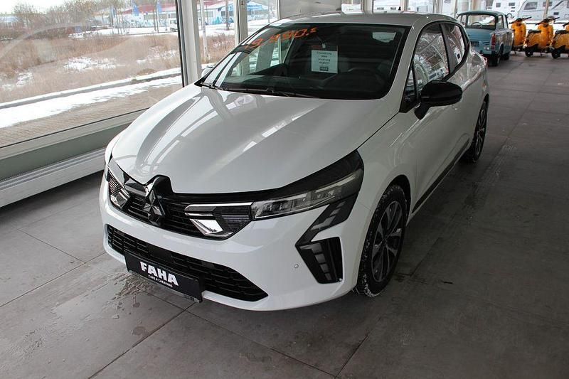 Neu Mitsubishi Colt Plus 91 PS (66 kW) 2025 Weiß Limousine