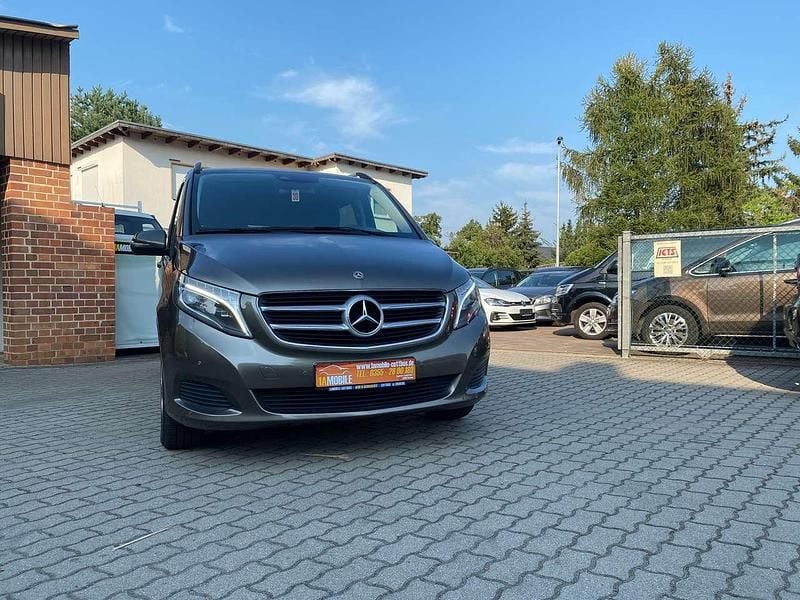 Gebraucht Mercedes V200 163 PS (119 kW) 2017 Indiumgrau metallic Van / Kleinbus