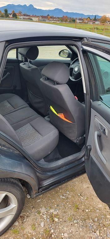 Grau Gebraucht 2006 Seat Ibiza Sport Limousine | 1.200 € (Guter Preis) - Bild 1/4