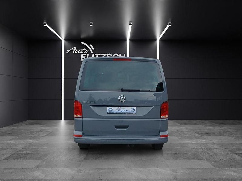 Gebraucht VW Multivan Family 150 PS (110 kW) 2021 Grau Van