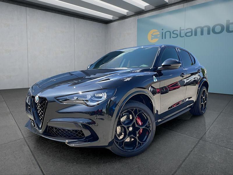Schwarz Neu 2025 Alfa Romeo Stelvio SUV | 102.599 € - Bild 1/4