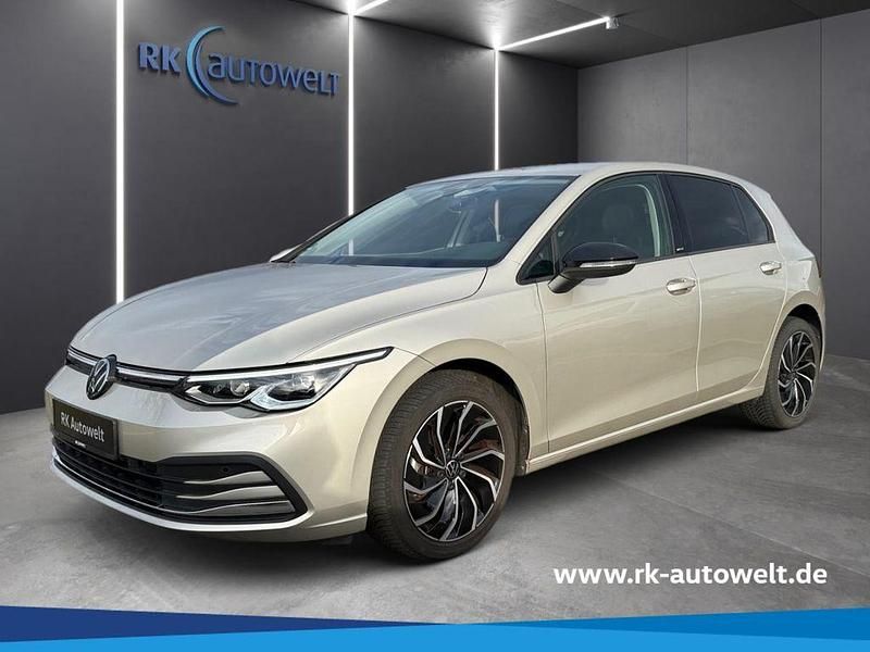 Gebraucht VW Golf VIII Move 110 PS (80 kW) 2023 Silber Limousine