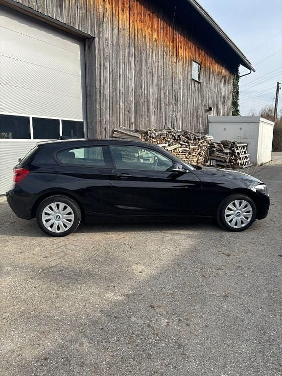 Gebraucht BMW 116 136 PS (100 kW) 2014 Schwarz Kleinwagen