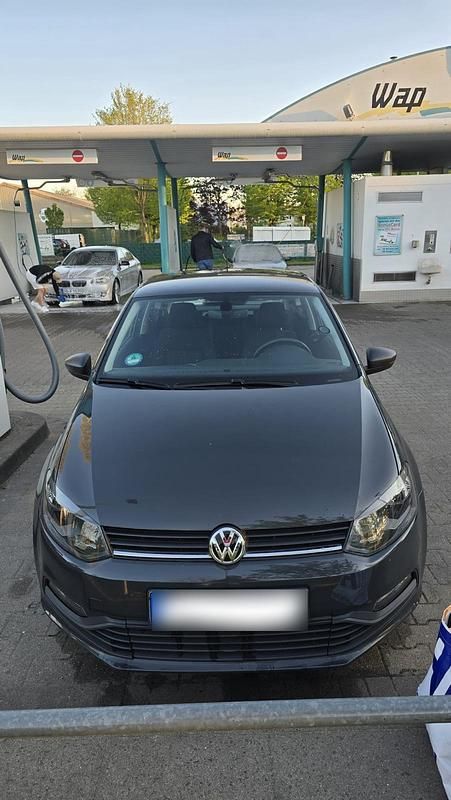 Gebraucht VW Polo Trendline 75 PS (55 kW) 2016 Grau Limousine