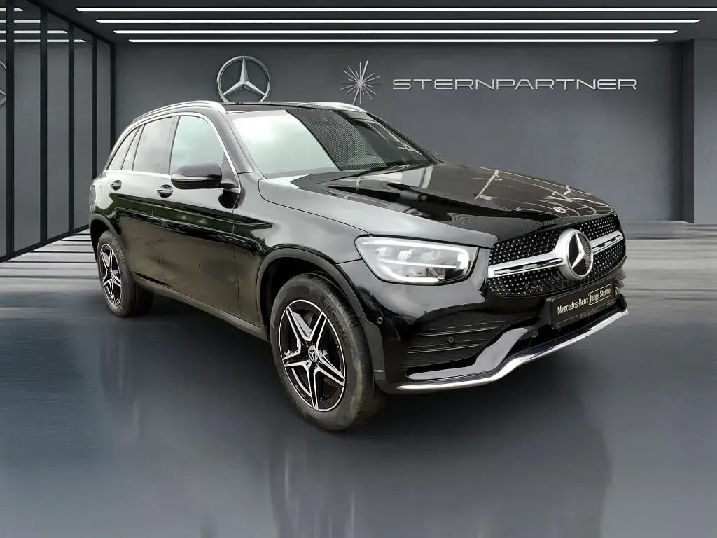 Gebraucht Mercedes GLC300e AMG 306 PS (225 kW) 2022 Schwarz SUV
