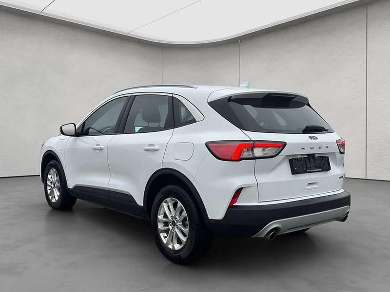 Gebraucht Ford Kuga Titanium 224 PS (164 kW) 2022 Weiß SUV