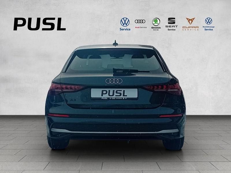 Gebraucht Audi A3 Ambiente 150 PS (110 kW) 2025 Grau Limousine