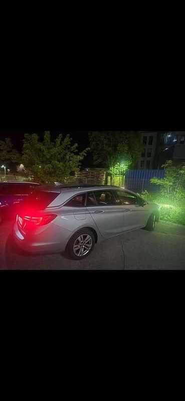 Silber Gebraucht 2017 Opel Astra Dynamic Kombi | 6.100 € (Fairer Preis) - Bild 1/4