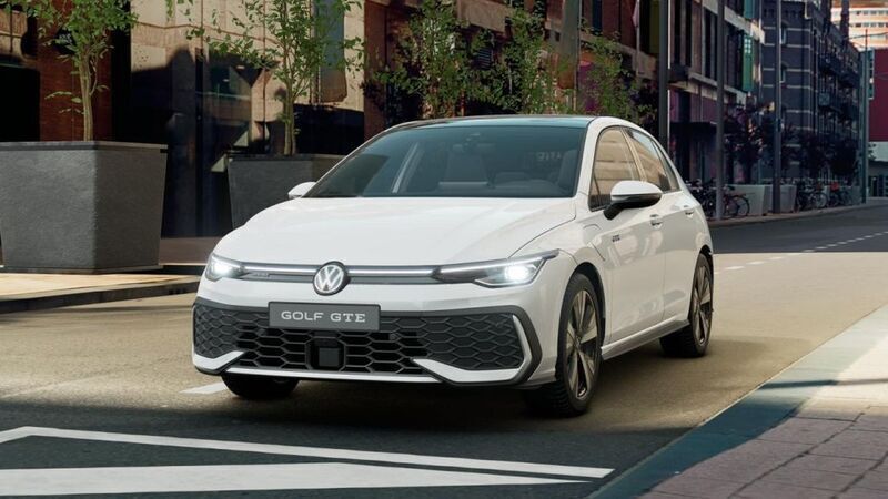 Weiß Neu 2025 VW Golf VIII GTE Limousine | 53.635 € - Bild 1/4