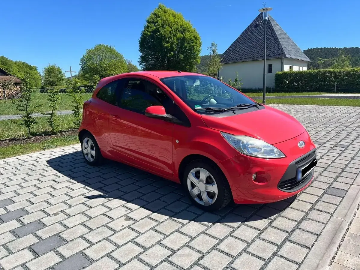 Gebraucht Ford Ka Titanium 69 PS (50 kW) 2010 Rot Kleinwagen