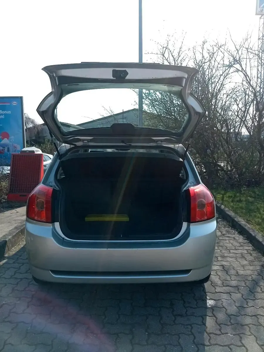 Gebraucht Toyota Corolla 97 PS (71 kW) 2005 Grau Kleinwagen