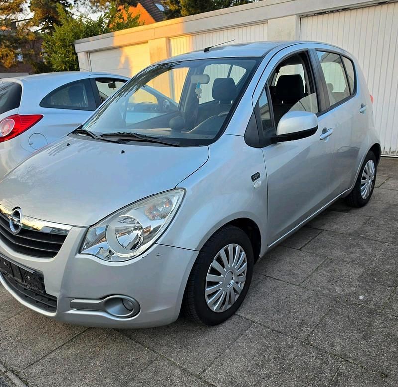 Gebraucht Opel Agila 65 PS (47 kW) 2009 Silber Kleinwagen