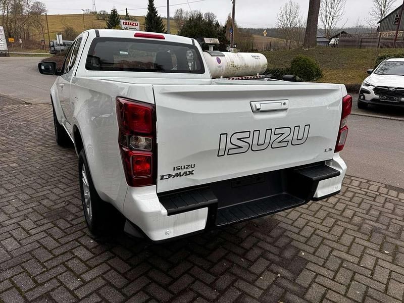 Neu Isuzu D-Max 163 PS (119 kW) 2026 Spash white Abholung