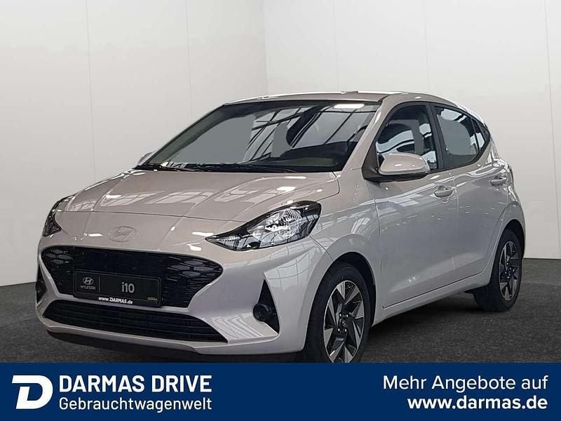 Grau Neu 2025 Hyundai i10 Trend Kleinwagen | 16.990 € (Fairer Preis) - Bild 1/4