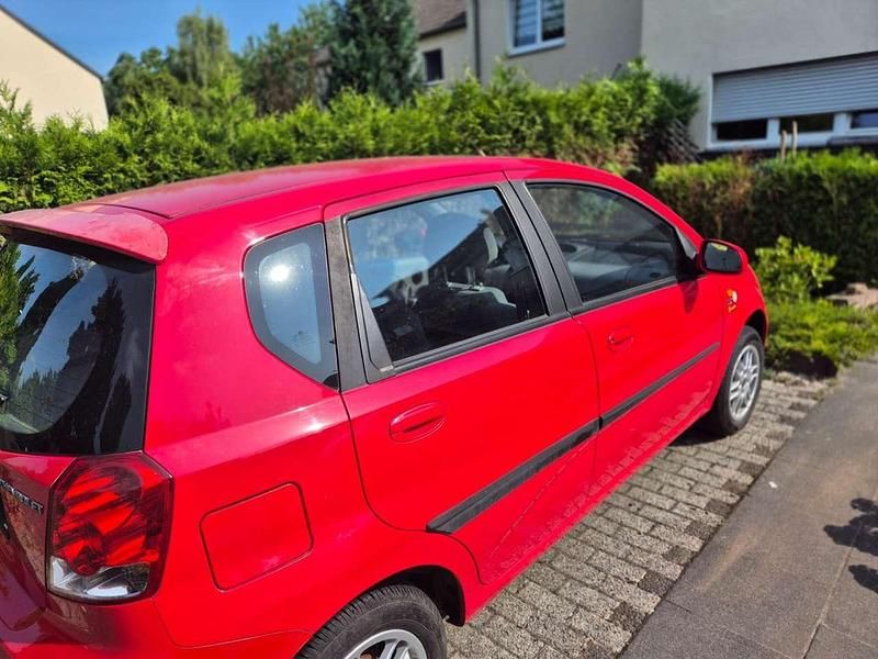 Rot Gebraucht 2005 Chevrolet Kalos Limousine | 2.000 € (Etwas zu teuer) - Bild 1/4