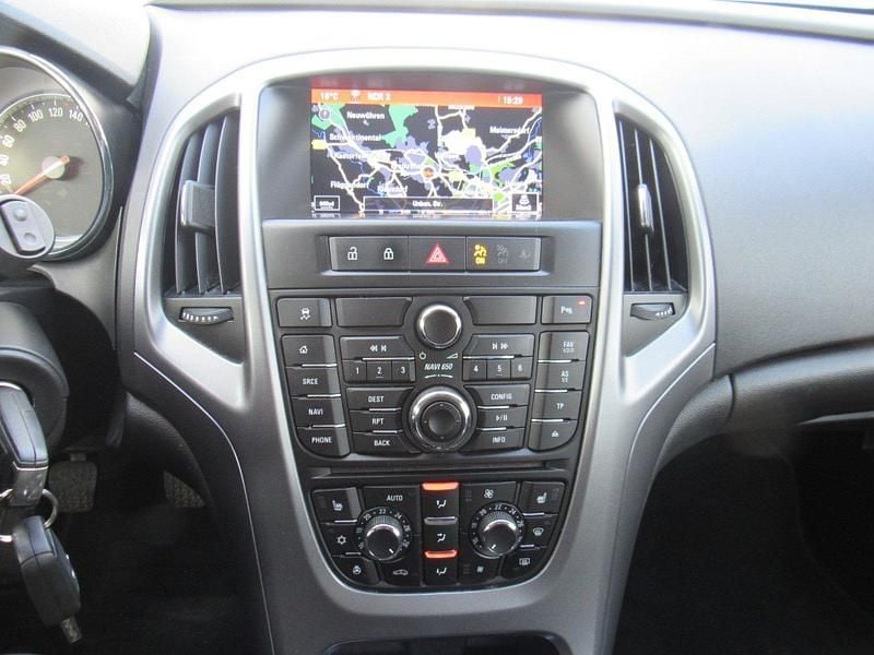 Gebraucht Opel Astra 140 PS (102 kW) 2015 Silber Kombi