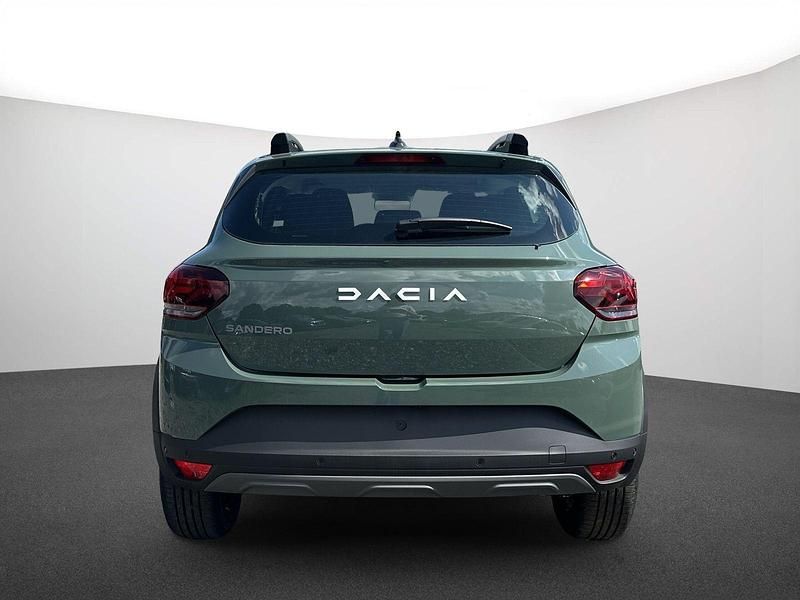 Neu Dacia Sandero Expression 91 PS (66 kW) 2025 Safarigrüngrau Kleinwagen