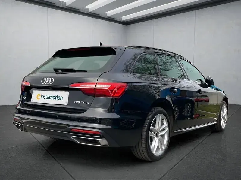 Używany Audi A4 150 KM (110 kW) 2022 Czarny Kombi