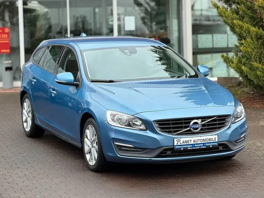 Gebraucht Volvo V60 Kinetic 190 PS (139 kW) 2016 Blau Kombi