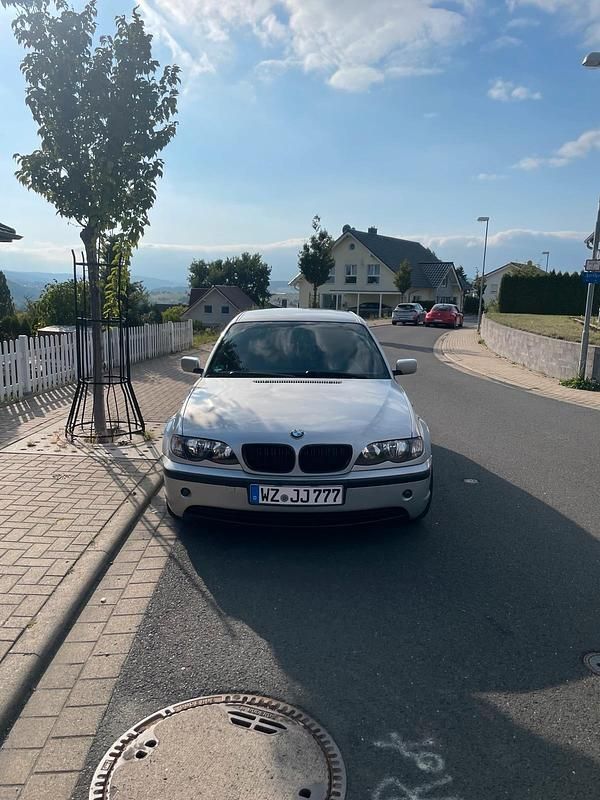 Silber Gebraucht 2002 BMW 325 Limousine | 5.000 € (Fairer Preis) - Bild 1/4