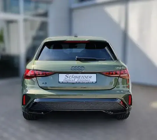Gebraucht Audi A3 Business 150 PS (110 kW) 2025 Grün Limousine