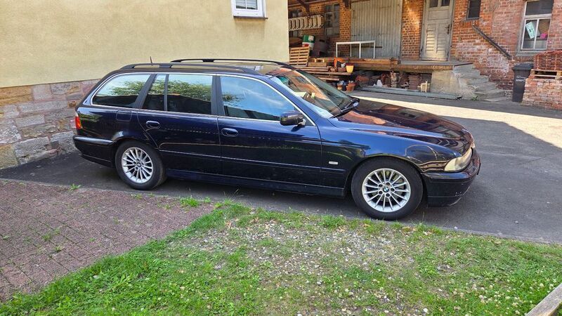 Blau Gebraucht 2003 BMW 530 Kombi | 2.800 € (Fairer Preis) - Bild 1/4