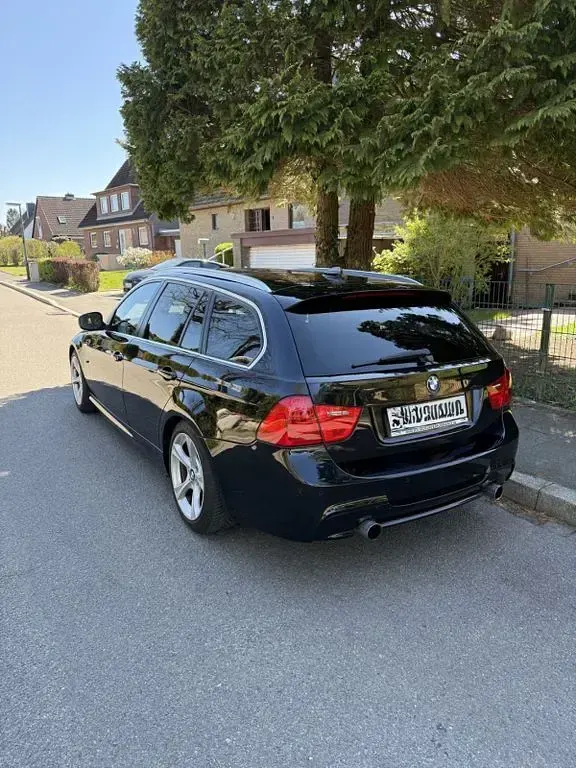 Gebraucht BMW 325 500 PS (367 kW) 2011 Schwarz Kombi
