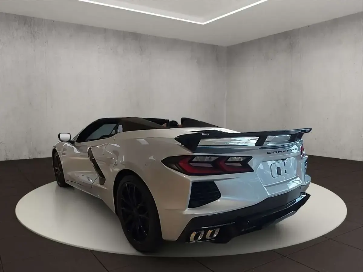 Nowe Corvette Stingray 481 KM (353 kW) 2026 Srebrny Kabriolet