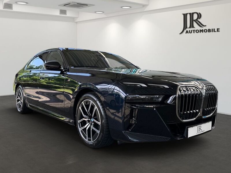 Schwarz Gebraucht 2024 BMW 740 M Sport Limousine | 109.990 € - Bild 1/4