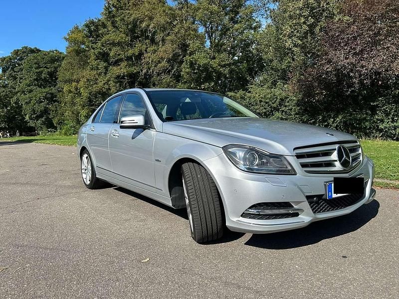 Silber Gebraucht 2012 Mercedes C250 Avantgarde Limousine | 12.500 € (Fairer Preis) - Bild 1/4