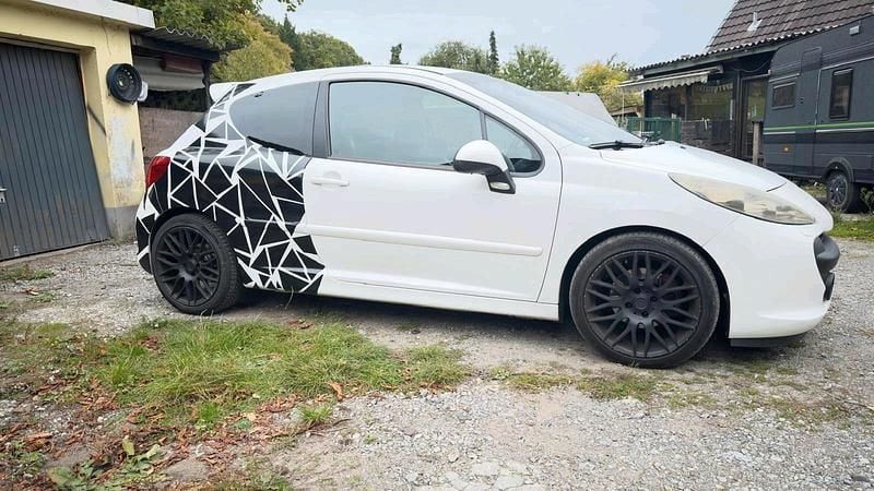Weiß Gebraucht 2008 Peugeot 207 RC Coupé | 2.999 € - Bild 1/4