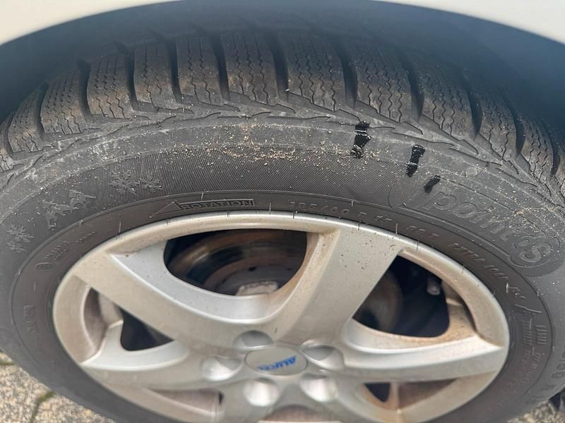 Gebraucht VW Polo 75 PS (55 kW) 2011 Silber Kleinwagen