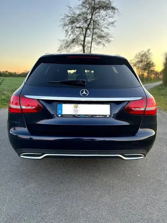 Gebraucht Mercedes 220 170 PS (125 kW) 2016 Blau Limousine