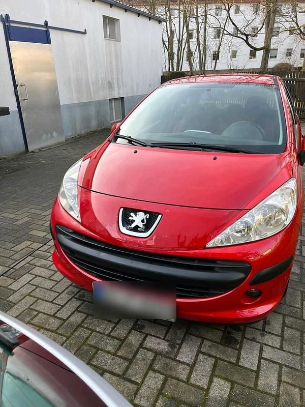 Rot Gebraucht 2006 Peugeot 207 Kleinwagen | 800 € (Guter Preis) - Bild 1/4