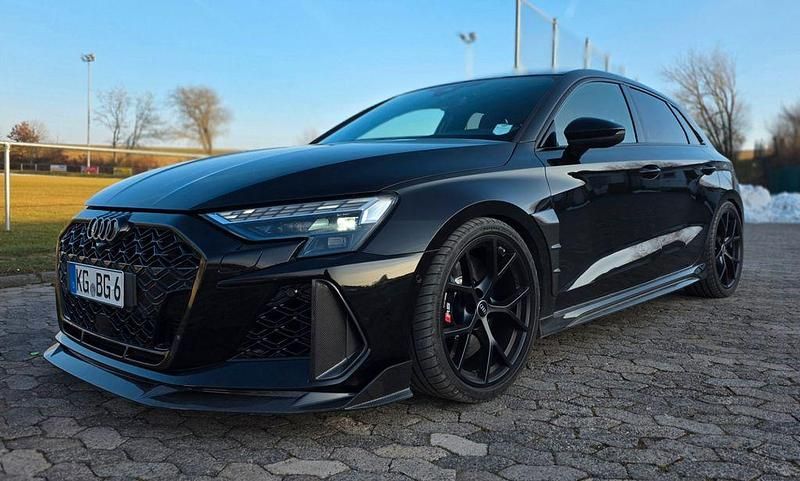 Gebraucht Audi RS3 Sport 400 PS (294 kW) 2025 Schwarz Limousine