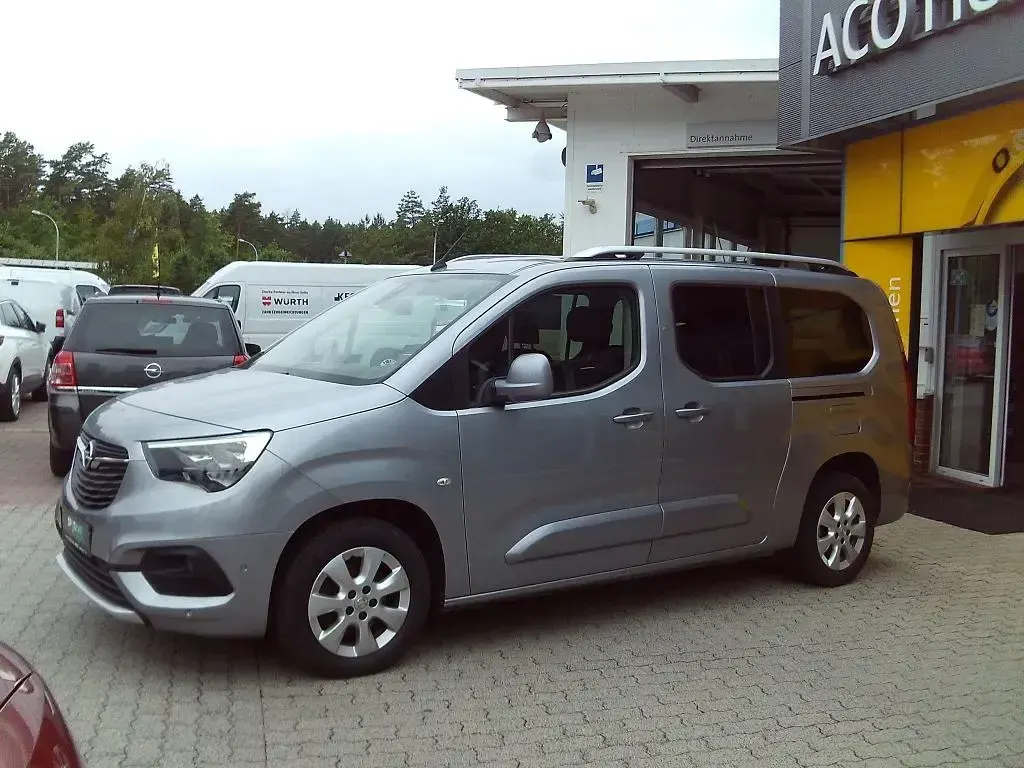 Gebraucht Opel Combo Life XL Innovation 131 PS (96 kW) 2020 Quarz silber metallic Van / Kleinbus