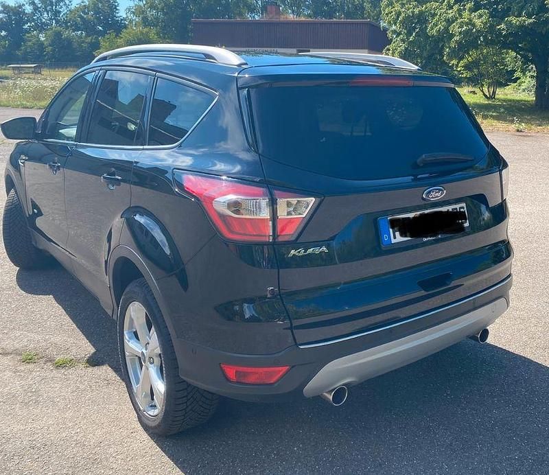 Gebraucht Ford Kuga Titanium 179 PS (131 kW) 2018 Schwarz SUV