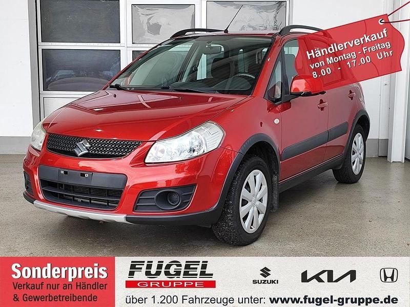 Rot Gebraucht 2011 Suzuki SX4 SUV | 7.399 € (Teuer) - Bild 1/4