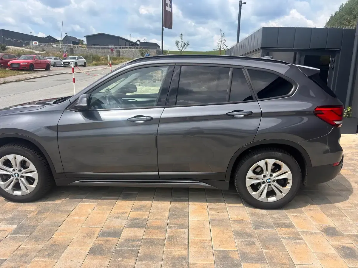 Gebraucht BMW X1 Sport Line 190 PS (139 kW) 2020 Grau SUV