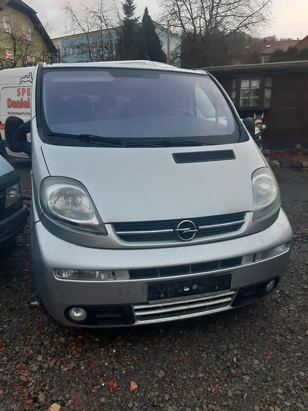 Silber Gebraucht 2006 Opel Vivaro Van | 5.450 € (Fairer Preis) - Bild 1/4