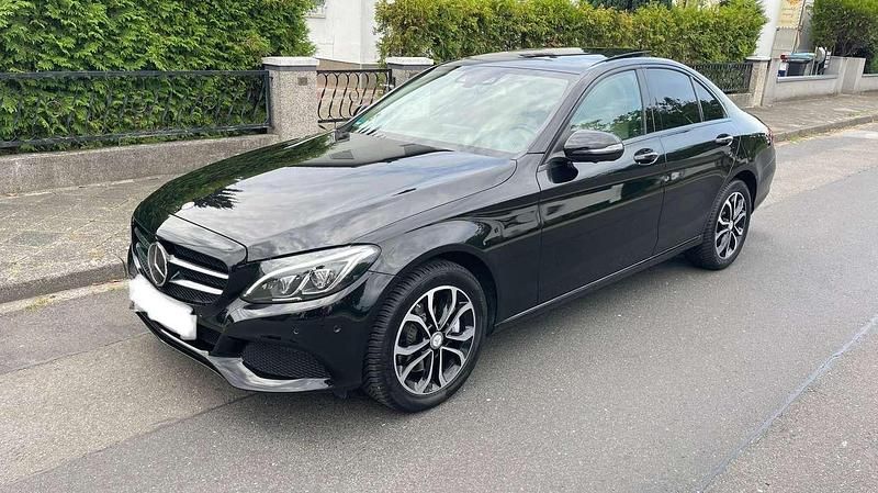 Schwarz Gebraucht 2016 Mercedes C250 Avantgarde Limousine | 23.990 € (Fairer Preis) - Bild 1/4