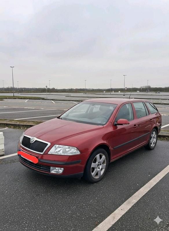 Rot Gebraucht 2005 Skoda Octavia Kombi | 1.250 € (Superpreis) - Bild 1/4