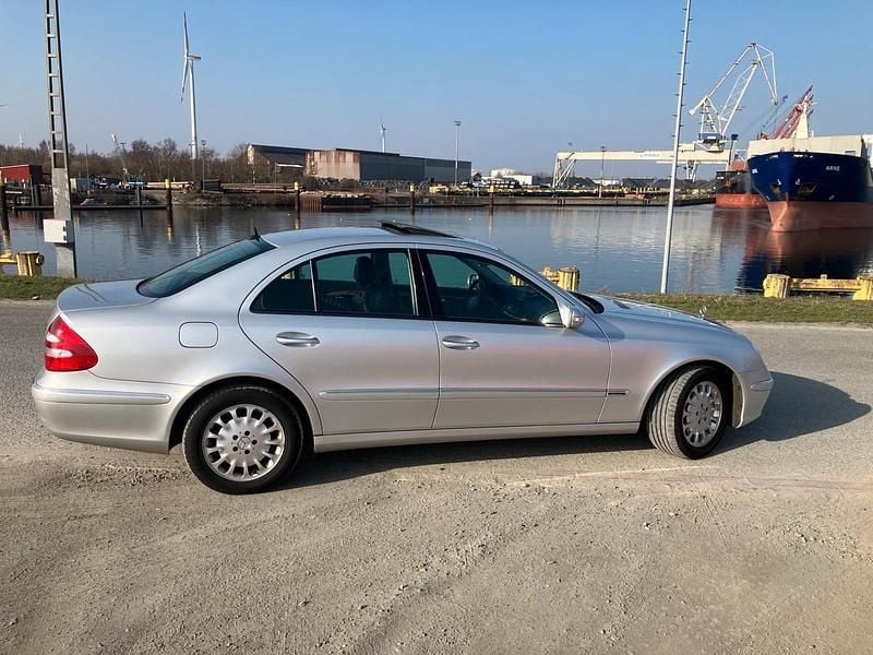 Gebraucht Mercedes E280 231 PS (169 kW) 2006 Silber Limousine