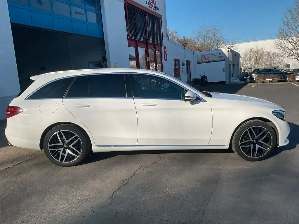 Gebraucht Mercedes C200 Exclusive 184 PS (135 kW) 2018 Weiß Kombi