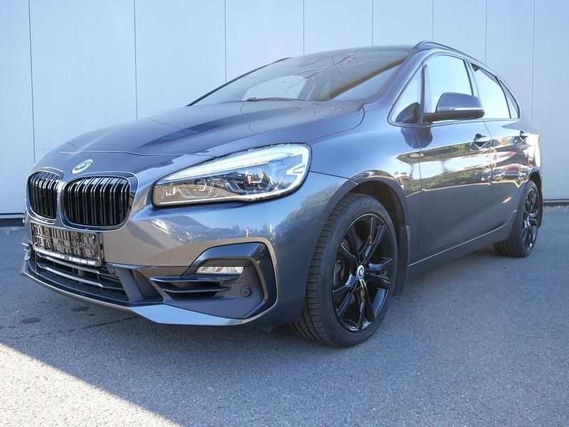 Gebraucht BMW 220 Sport Line 178 PS (130 kW) 2021 Mineralgrau Van / Kleinbus