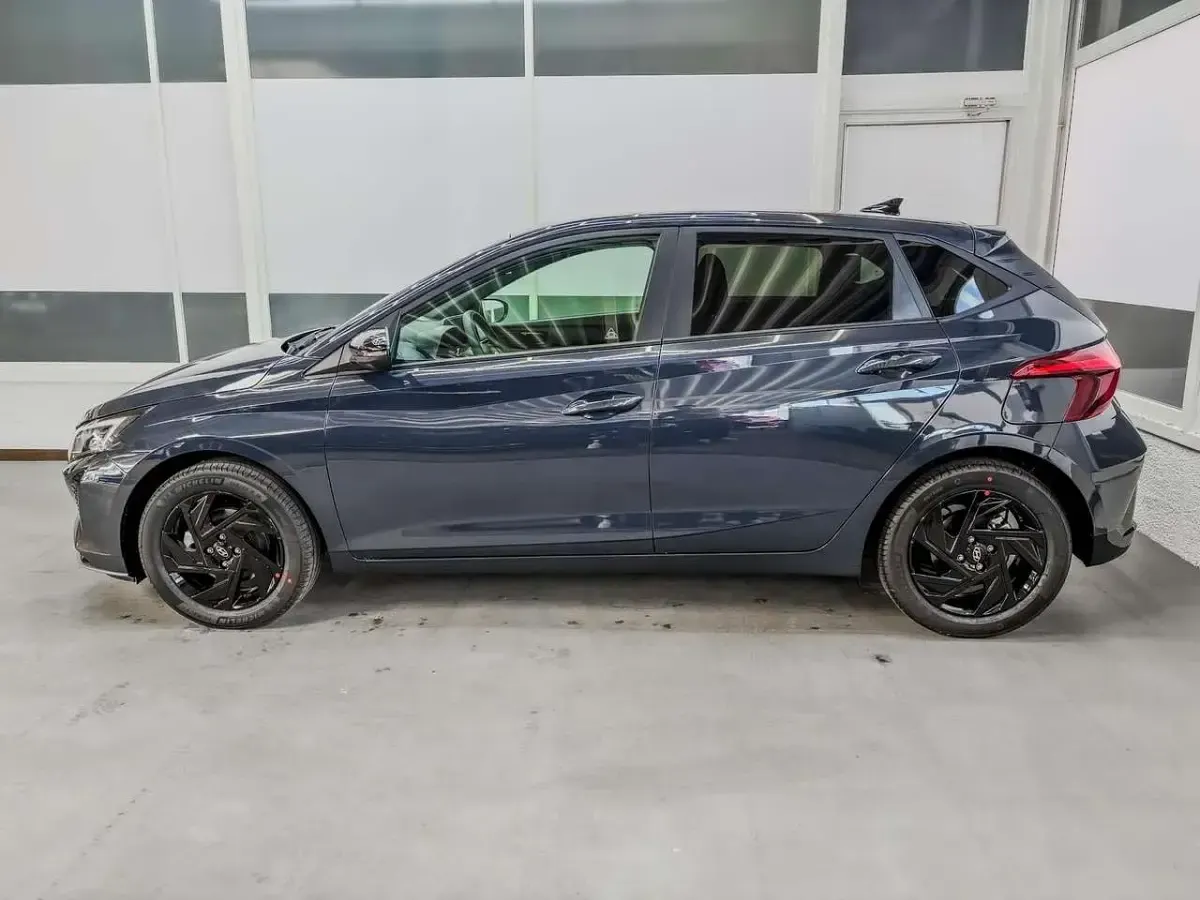 Neu Hyundai i20 Comfort 90 PS (66 kW) 2026 Aurora gray a7g Kleinwagen